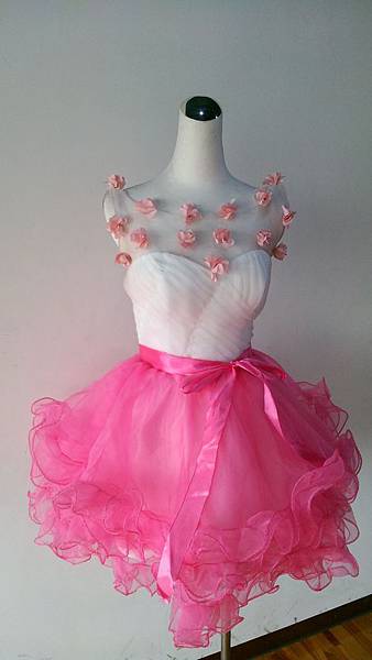 粉紅小禮服