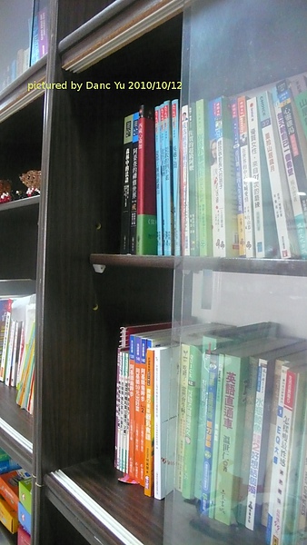 P1000078_書櫃4.JPG P1000078_書櫃4.JPG