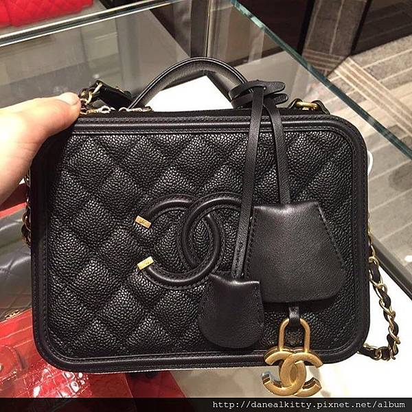 Chanel-CC-Filigree-Vanity-Case-Bag-black.jpg