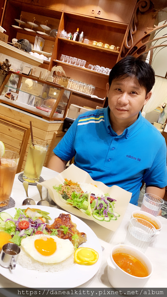 IMG_8351.jpg IMG_8351.jpg