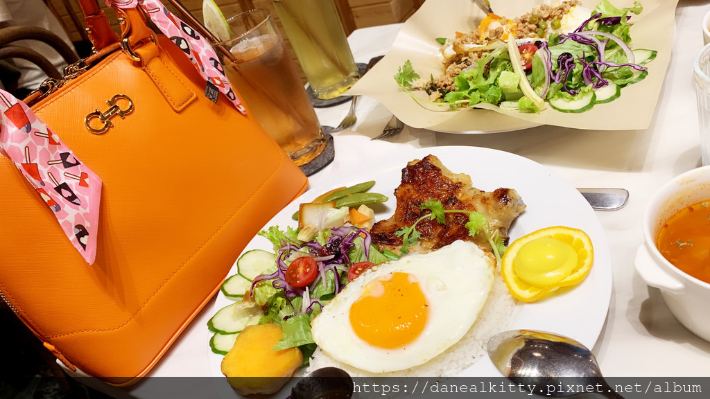 IMG_8582.jpg IMG_8582.jpg