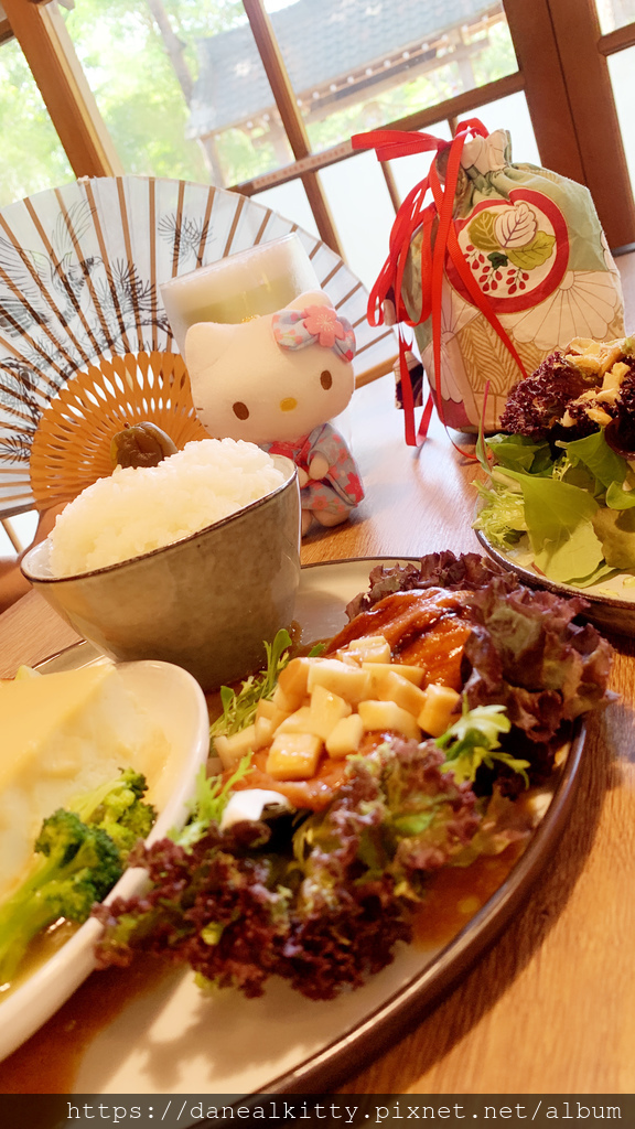 IMG_0698.jpg IMG_0698.jpg