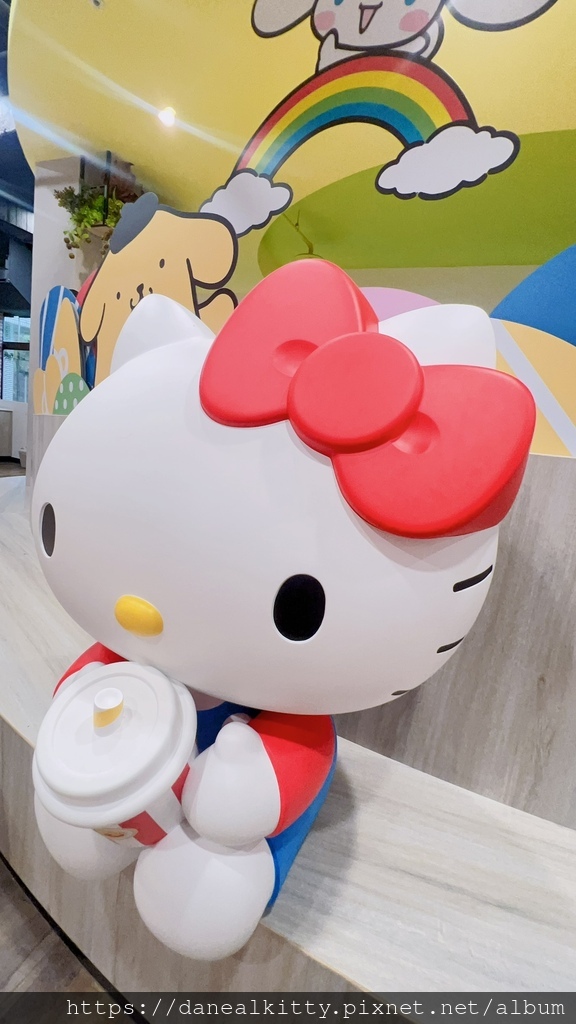 新竹 湖口休息站~ Hello Kitty + Sanrio