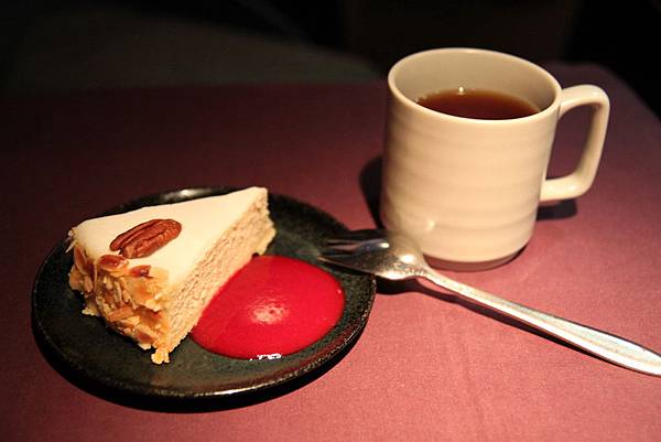 國泰航空 供餐流程 E 餐後甜點與熱茶.jpg