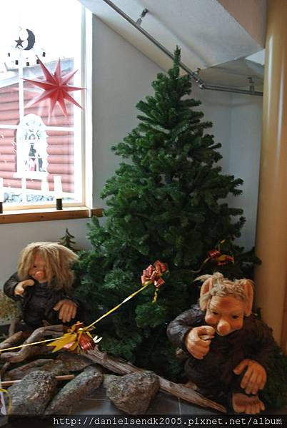 DSC_7043.JPG DSC_7043.JPG