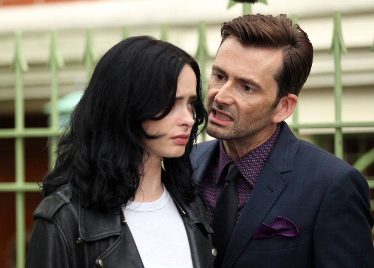 gallery-1502975829-kilgrave-jessica-jones-on-set.jpg