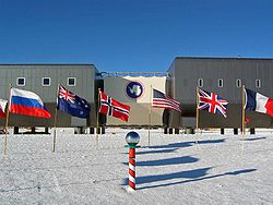 Amundsen-scott-south_pole_station.jpg