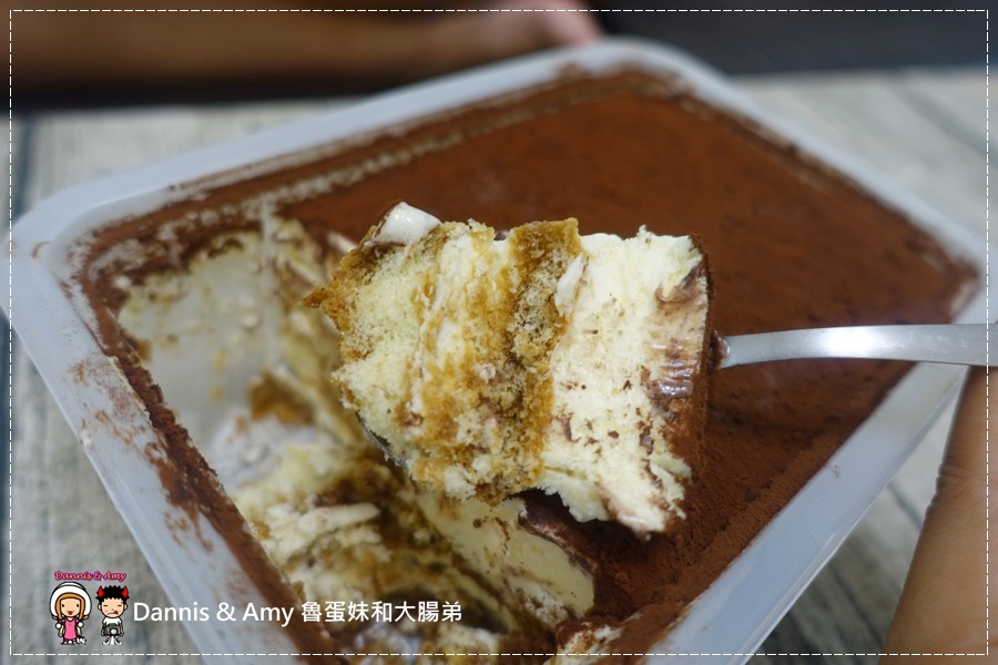 20160824《新竹甜点推荐》Safini TIRAMISU 莎费尼纯义风提拉米苏。原味。酒味。草苺。开心果。综合莓果︱每日限量手工製作。可宅配可到店自取~附影片 (1).jpg