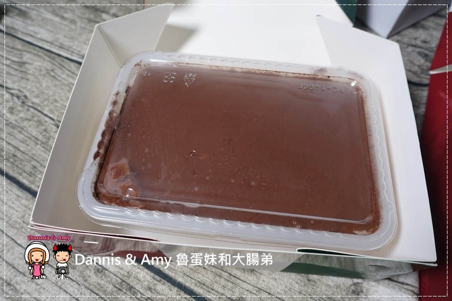 20160824《新竹甜点推荐》Safini TIRAMISU 莎费尼纯义风提拉米苏。原味。酒味。草苺。开心果。综合莓果︱每日限量手工製作。可宅配可到店自取~附影片 (19).jpg