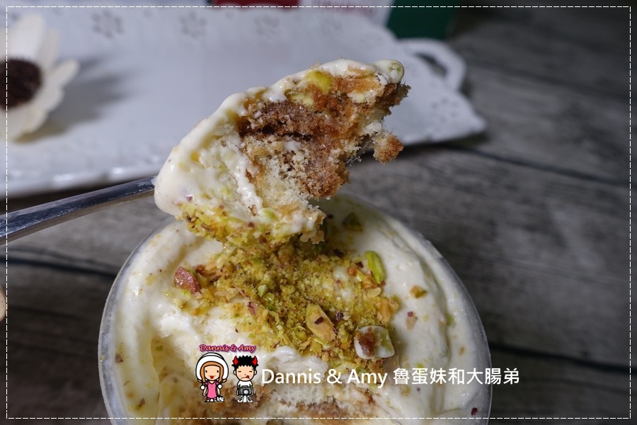 20160824《新竹甜点推荐》Safini TIRAMISU 莎费尼纯义风提拉米苏。原味。酒味。草苺。开心果。综合莓果︱每日限量手工製作。可宅配可到店自取~附影片 (31).jpg