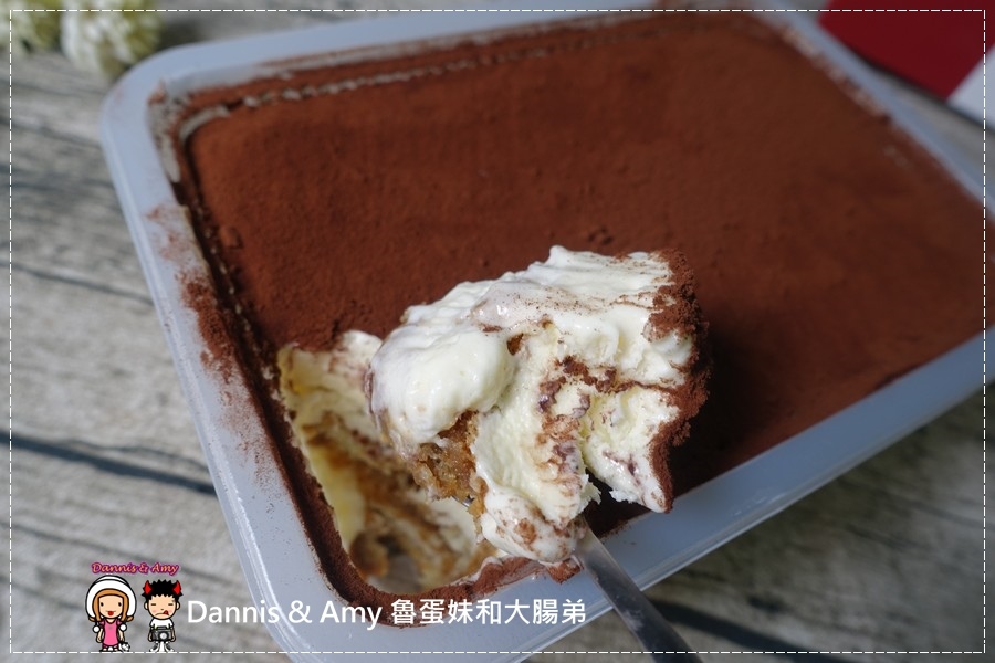 20160824《新竹甜点推荐》Safini TIRAMISU 莎费尼纯义风提拉米苏。原味。酒味。草苺。开心果。综合莓果︱每日限量手工製作。可宅配可到店自取~附影片 (37).jpg