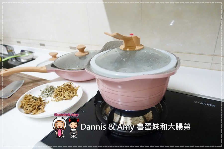 20161023《女生最爱锅具》瑞士MONCROSS 限量粉贝壳不沾锅(三锅三盖)。煎、煮、炒、炸、蒸、烤厨房中的梦幻逸品︱影片 (22).jpg