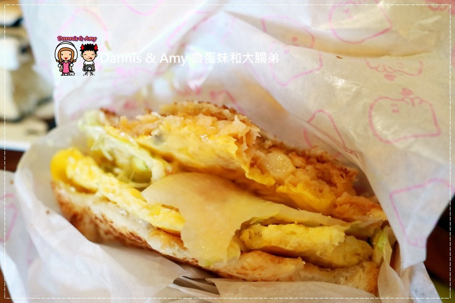 20170508《新竹新莊火車站吃什麼?》吐司工寓Tosicon-新竹關東店。OPPA韓式煎土司。早餐。早午餐。下午茶|菜單。價位。內用外帶外送(影片) (44).jpg