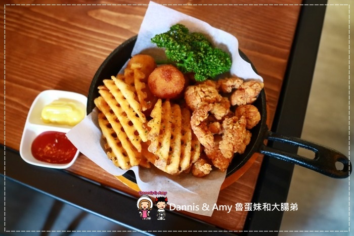 20170508《新竹新莊火車站吃什麼?》吐司工寓Tosicon-新竹關東店。OPPA韓式煎土司。早餐。早午餐。下午茶|菜單。價位。內用外帶外送(影片) (39).jpg