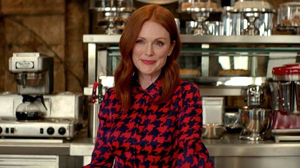 kingsman-the-golden-circle-fear-the-golden-circle-julianne-moore-spot-spicypulp