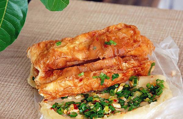 台中北區早點 精武路無名燒餅油條 換人經營 青蔥加好加滿 只有三種選擇的排隊早餐名店 愛與美 只為值得的人存在