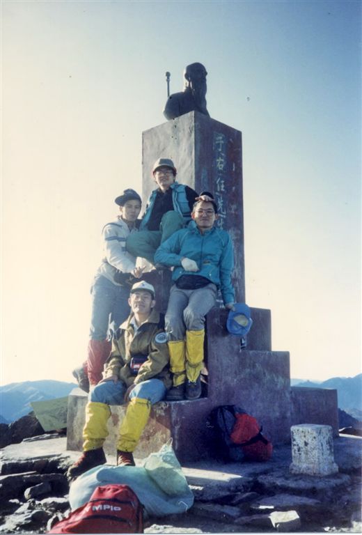 「玉山 于右任銅像」的圖片搜尋結果