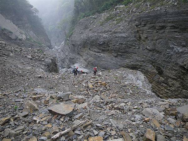 霍俄索溪溯登新望嶺_0165_2011-3-23 下午 04-05-04.JPG