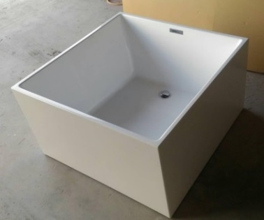 正方形獨立小浴缸.jpg