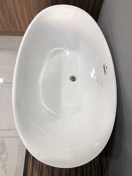 德浦小型獨立浴缸 (高亮度壓克力 台灣製造)