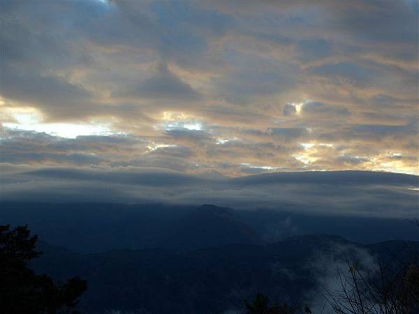 雲層還是很多.JPG