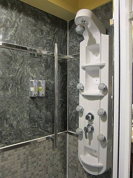 康橋大飯店 頗高級的淋浴噴頭.JPG