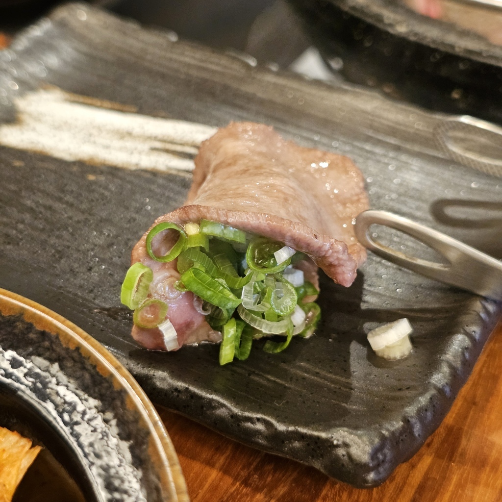 《高雄食記》胡同燒肉8號店_湖同燒肉夜食，高雄巨蛋美食,炭火