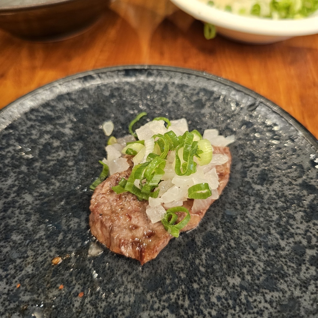 《高雄食記》胡同燒肉8號店_湖同燒肉夜食，高雄巨蛋美食,炭火