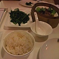 當然得配碗飯