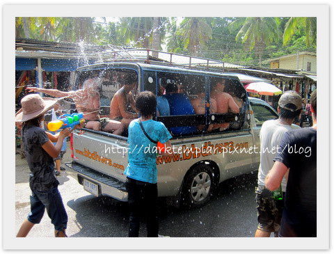 1004 Songkran (1).jpg 1004 Songkran (1).jpg