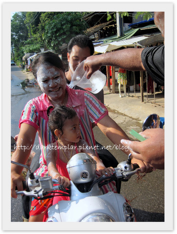 1004 Songkran (8).jpg 1004 Songkran (8).jpg
