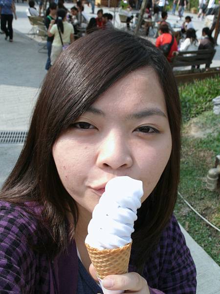薰衣草冰淇淋真的很好吃！！