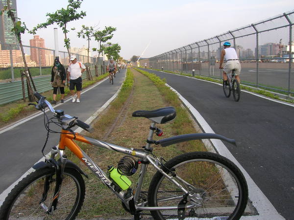 回程的新光碼頭車道