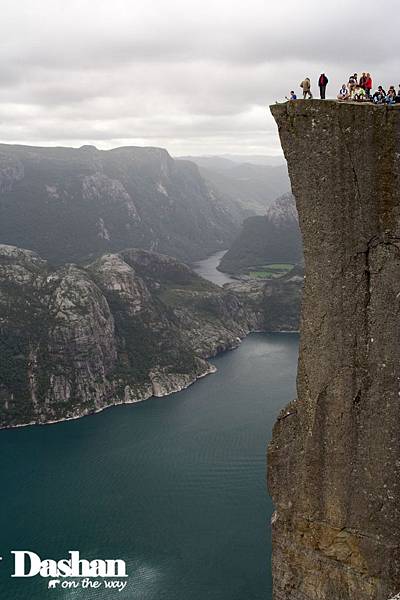 Preikestolen-Rock.jpg