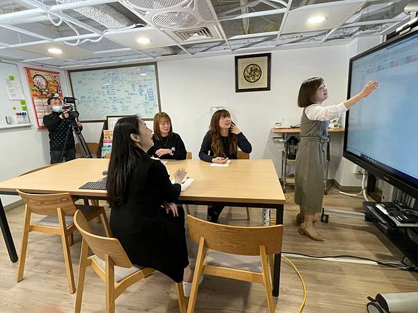 LINE_ALBUM_20220209華視品牌人物誌_220513_0