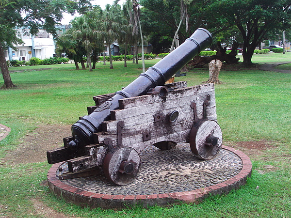 西班牙廣場的大砲