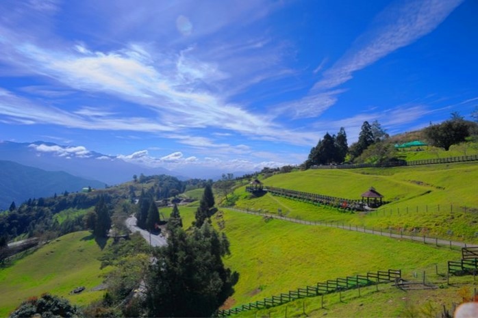 清境旅遊全攻略:清境一泊二食、景觀餐廳推薦,享受山景美食與悠閒時光!首圖.jpg 清境旅遊全攻略:清境一泊二食、景觀餐廳推薦,享受山景美食與悠閒時光!首圖.jpg