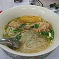 洽圖洽市集的雞肉麵45thb.jpg