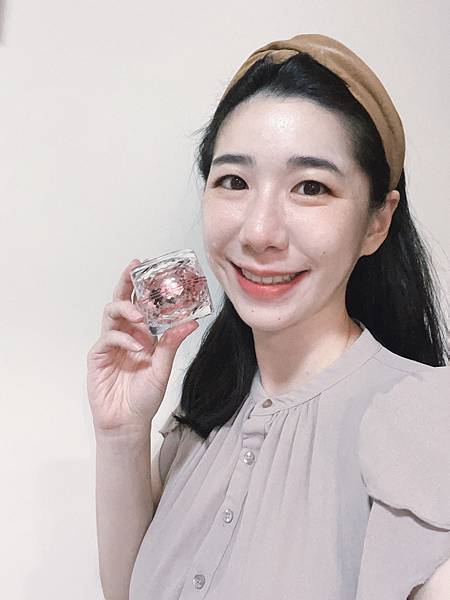 保養| LOVE ME MALL 愛咪模兒自帶光采素妍霜SP 保養| LOVE ME MALL 愛咪模兒自帶光采素妍霜SP