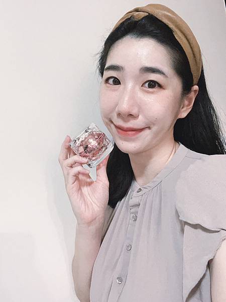 保養| LOVE ME MALL 愛咪模兒自帶光采素妍霜SP 保養| LOVE ME MALL 愛咪模兒自帶光采素妍霜SP