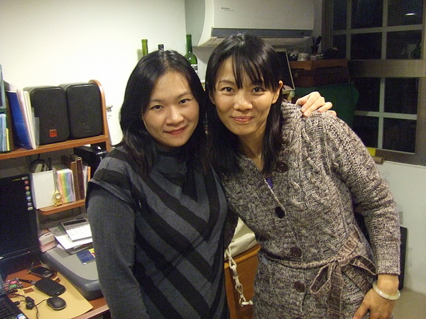 2009聖誕趴貴婦芳+貴婦娣.jpg