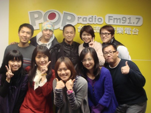 十月圍城與POP RADIO.jpg