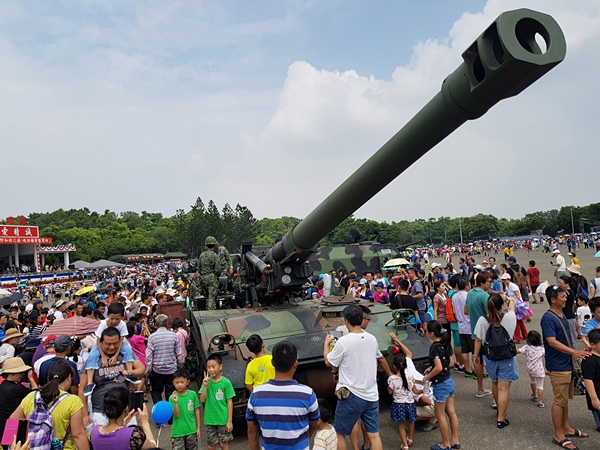 國防知性之旅－成功嶺營區開放2.jpg