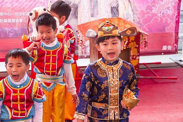 花壇鄉立幼兒園演出文德宮白沙坑迎燈排短劇7.jpg