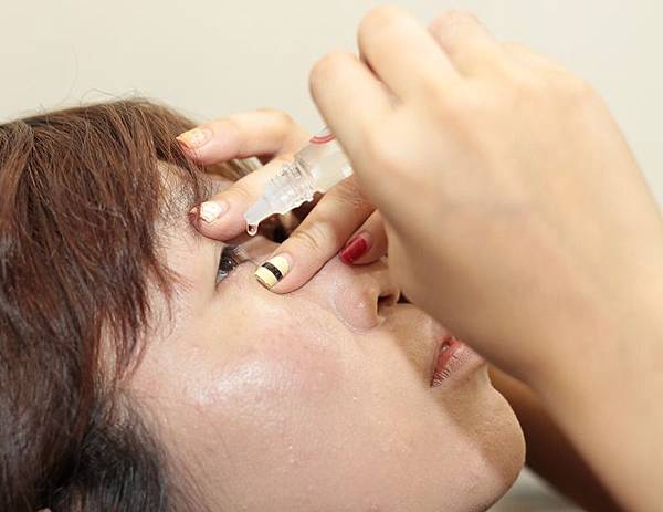 點眼藥水小撇步 眼藥水別亂買亂用.JPG 點眼藥水小撇步 眼藥水別亂買亂用.JPG