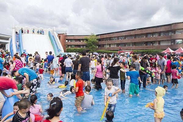 2018員林潑水節親子互動暨消防體驗營活動3.jpg 2018員林潑水節親子互動暨消防體驗營活動3.jpg