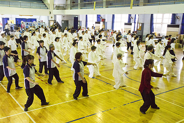 彰武盃武術錦標賽 老中青武術家齊聚切磋技藝3.png 彰武盃武術錦標賽 老中青武術家齊聚切磋技藝3.png