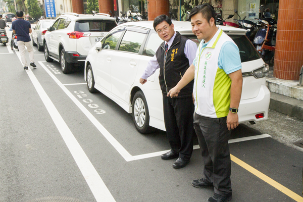 彰化市路邊停車收費成效會勘 彰警啟動專案強力取締違停2.png 彰化市路邊停車收費成效會勘 彰警啟動專案強力取締違停2.png