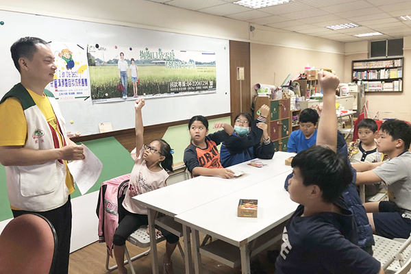 彰化家扶舉辦兒童成長團體 提升家扶兒自我認同1.png 彰化家扶舉辦兒童成長團體 提升家扶兒自我認同1.png