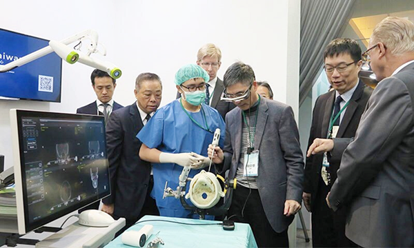 醫療科技展明登場 秀傳以下世代微創開刀房概念展示.png 醫療科技展明登場 秀傳以下世代微創開刀房概念展示.png